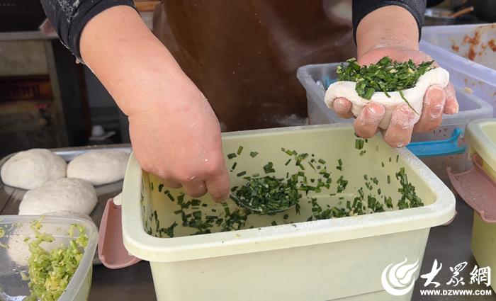 东营区因您而美丨新区早餐车老板李所：10余年间用心为居民提供美味又实惠的早餐