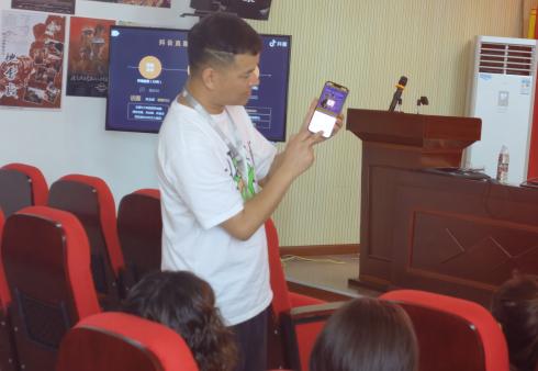 乘“云”触“网”，江苏海门“直播兴农”跑出致富“加速度”