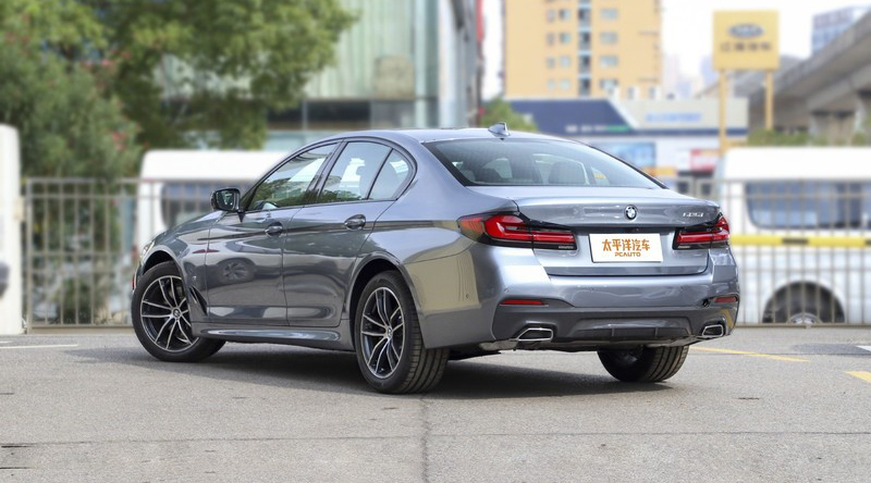 宝马5系大鼻孔两门轿跑敞篷四座,新款宝马5系外观图