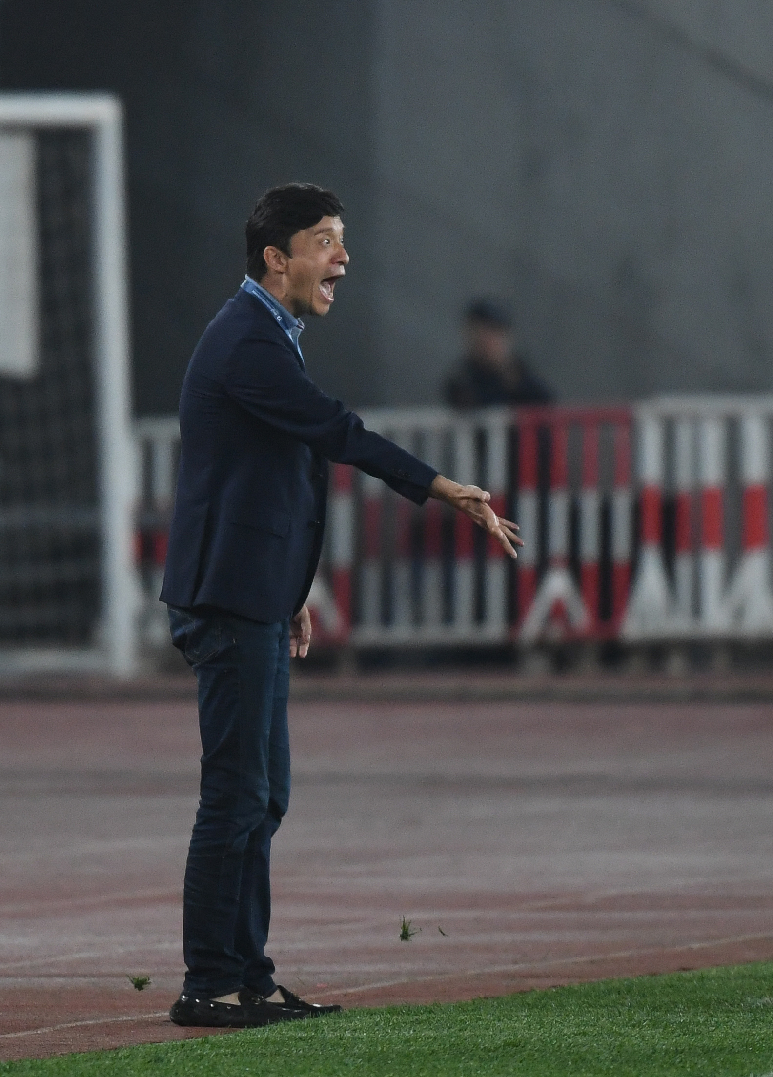 中超津门虎不敌山东泰山,中超大连人vs天津津门虎