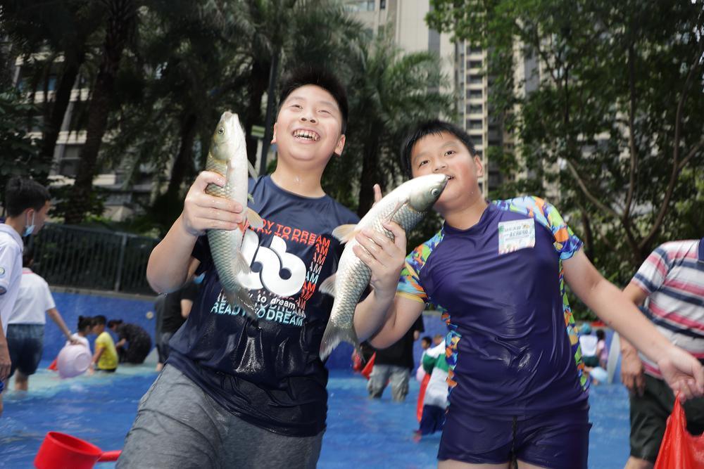 夏日玩水摸鱼活动,夏日狂欢玩水捉鱼