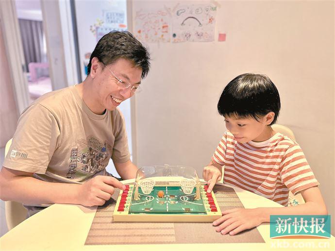 爸爸妈妈小时候玩的游戏感受,妈妈小时候玩的童年游戏