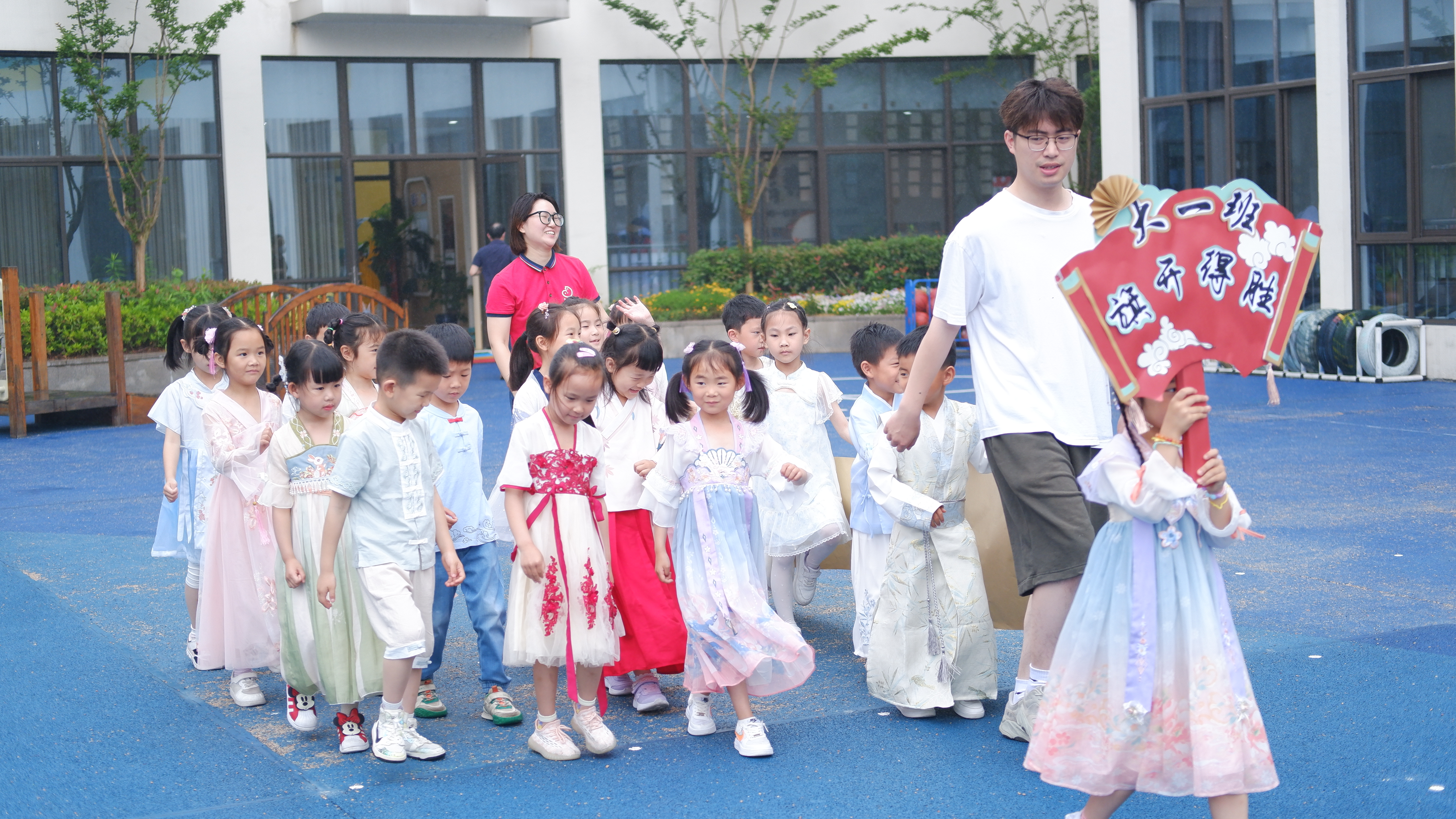 把运动馆搬进幼儿园,中国宋代汉服运动