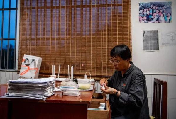 张桂梅连续12年坚持送考慢动作,张桂梅连续13年送考评论