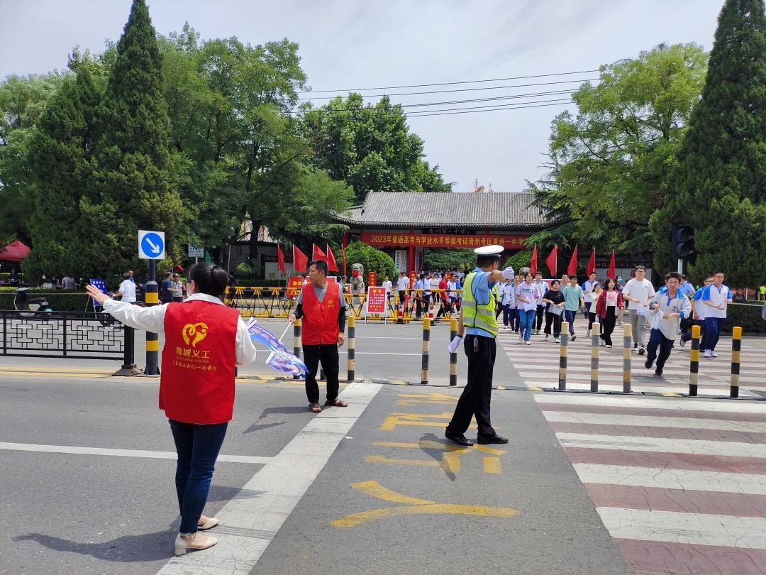 你追梦我护航是什么意思文案,你追梦我护航啥意思