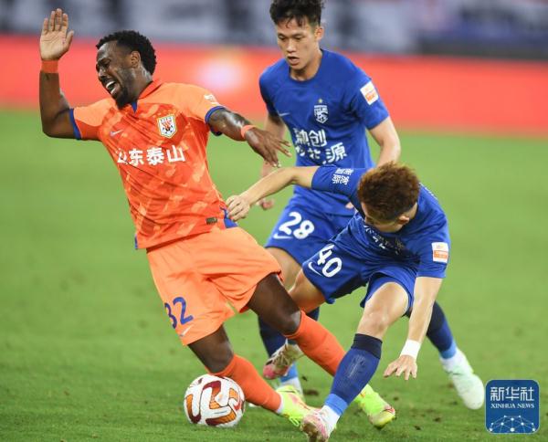 武汉三镇中超怎么升上来的,2022中超冠军三镇vs泰山