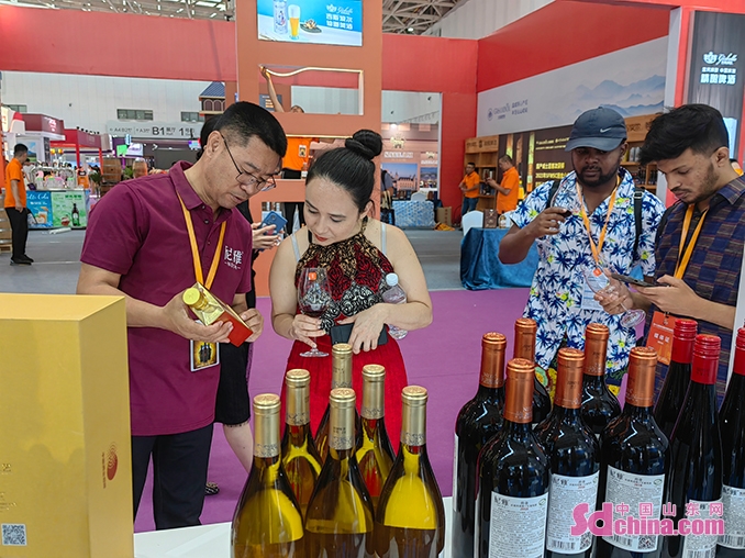 烟台值得外地人打卡的美食,外籍博主感受最美烟台文化