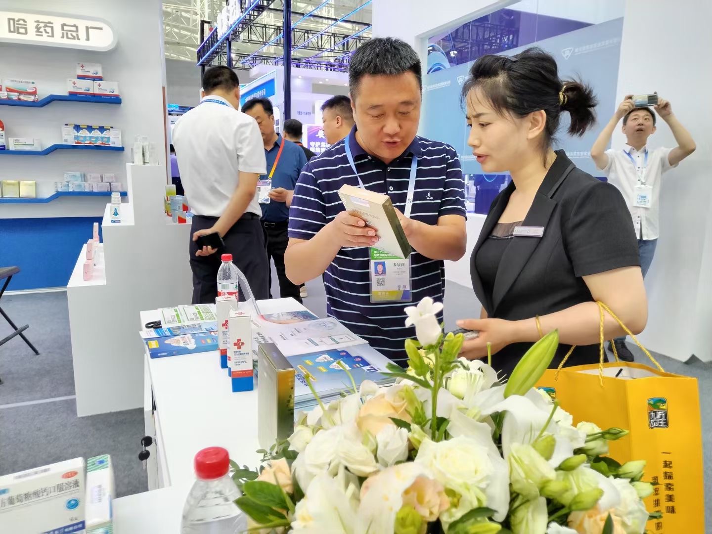 记者观察品牌进博会,记者探访企业工匠短视频