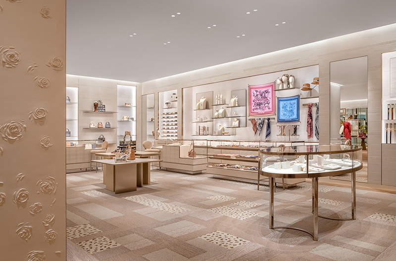 今日消费资讯：3家DIOR精品店在成都SKP正式开幕、飞利浦高效节能系列LED新品上市