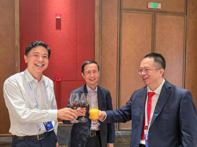 周鸿祎博士什么专业,周鸿祎晒清华博士录取通知书等