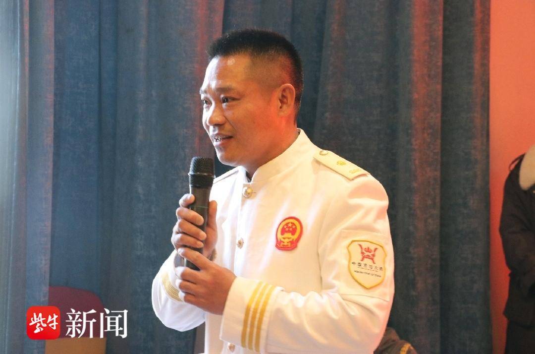 吃龙虾美甲变黄怎么办,吃小龙虾把美甲染色怎么办