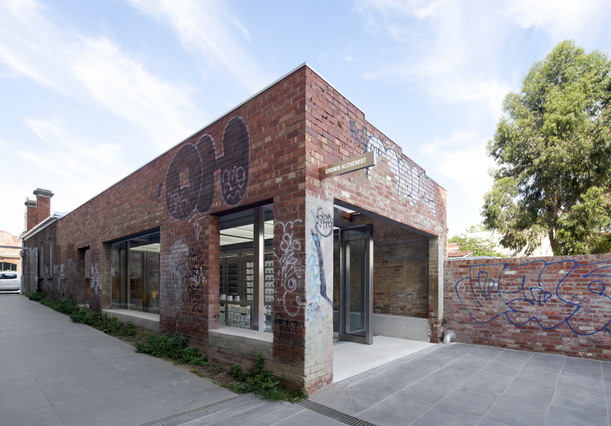 去年被欧舒丹收购的GROWNALCHEMIST，这次正式进入中国市场了