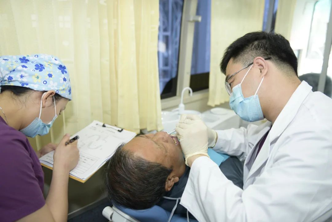 口腔溃疡癌变早期症状的治疗方法,口腔溃疡癌变早期症状的缓解方法