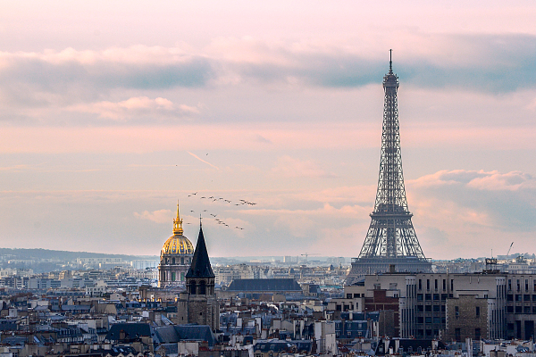 血腥一周：法国新裂痕中闪烁着“颜色革命”的影子