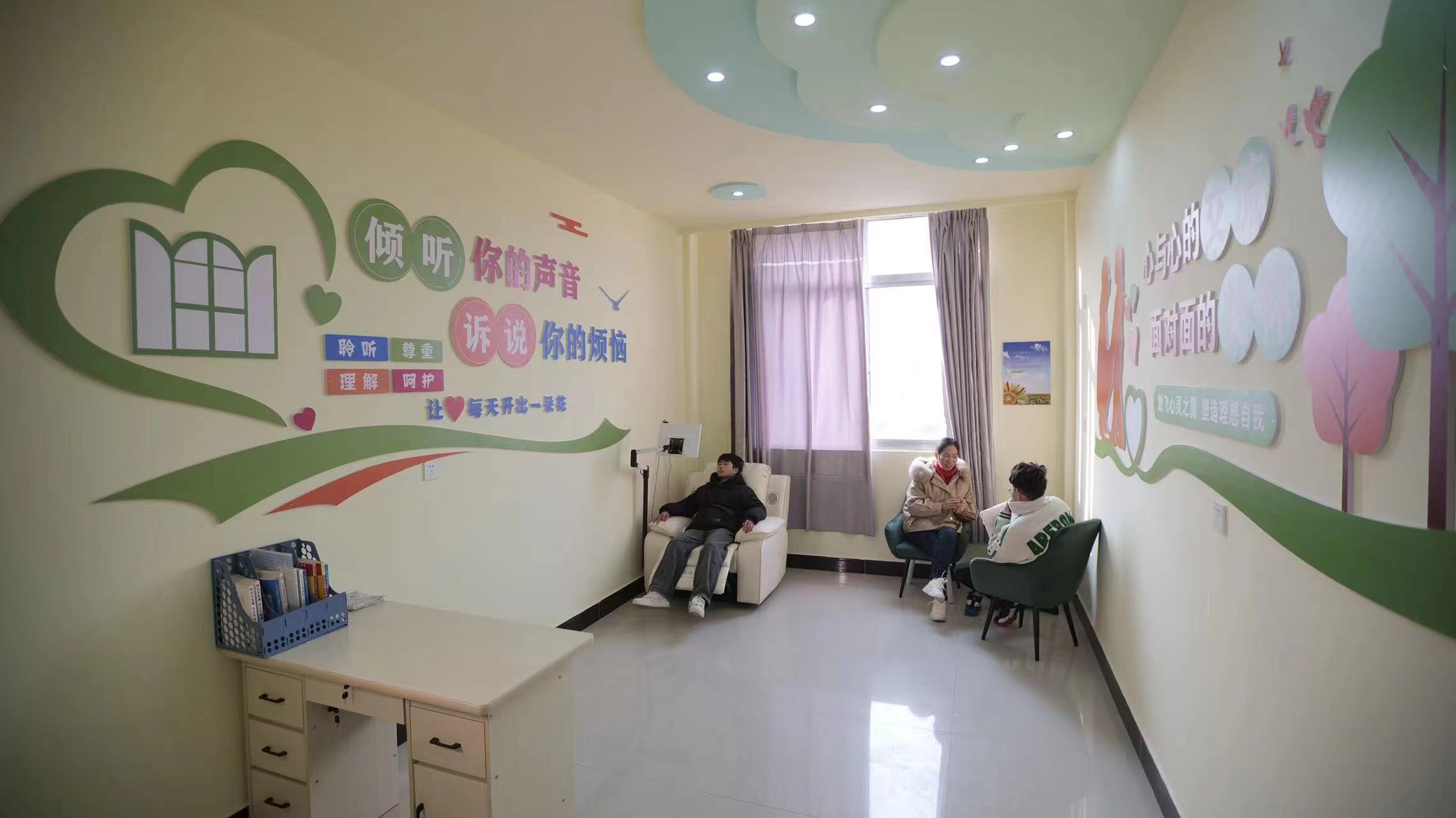 新野：创“五星”兴社区