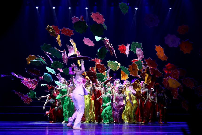 携手同心发展共谱友谊赞歌黑龙江省首届中俄地方文化艺术季黑龙江艺术职业学院专场演出精彩谢幕