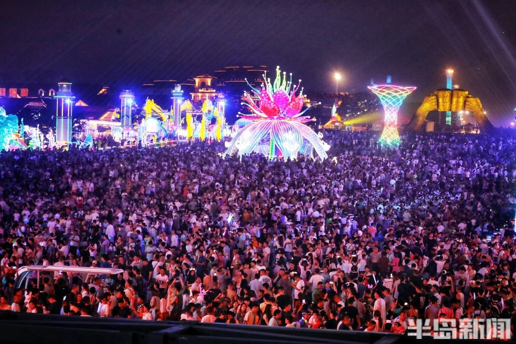 金沙滩啤酒城灯光璀璨,青岛金沙滩啤酒城景色