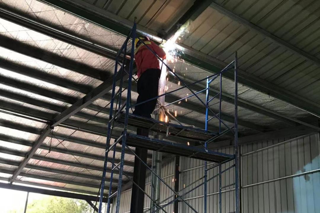 以更细举措落实防范任务,落实好各项防范措施和应急机制