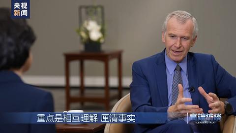 比利时前总统莱特姆,专访日本前首相