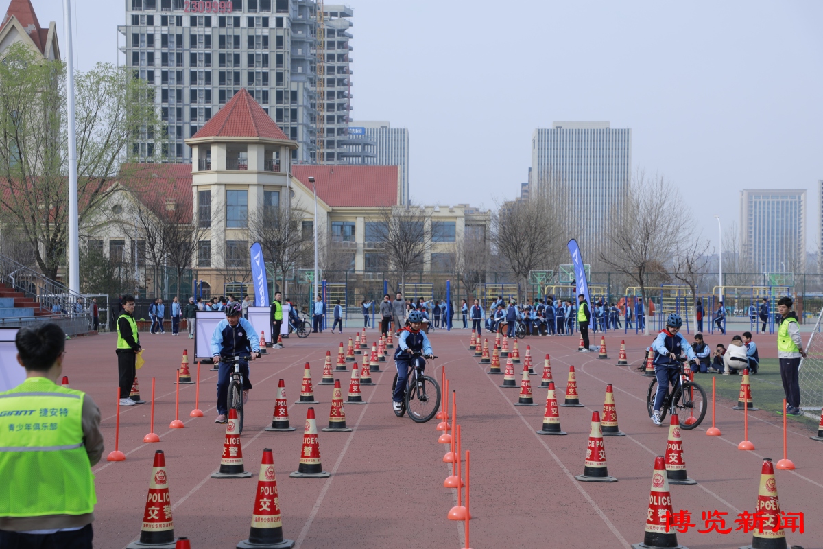 淄博一中学内学生考自行车驾驶证,淄博市驾考报名流程