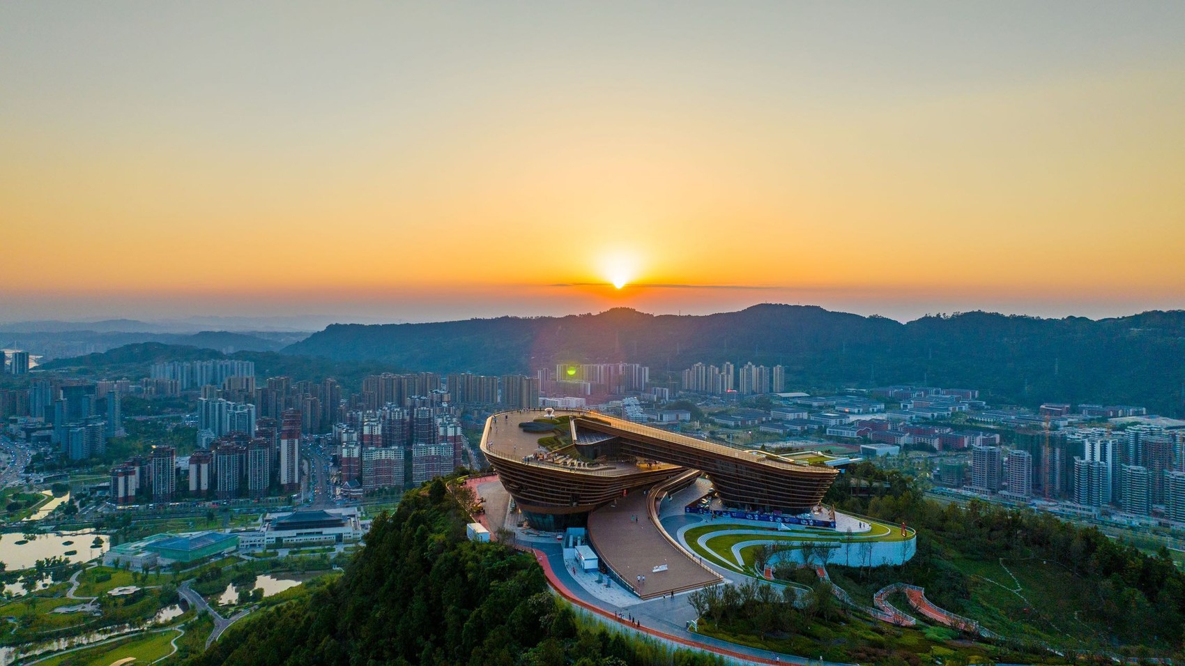 宜宾近五年gdp增速,宜宾今年4000亿gdp