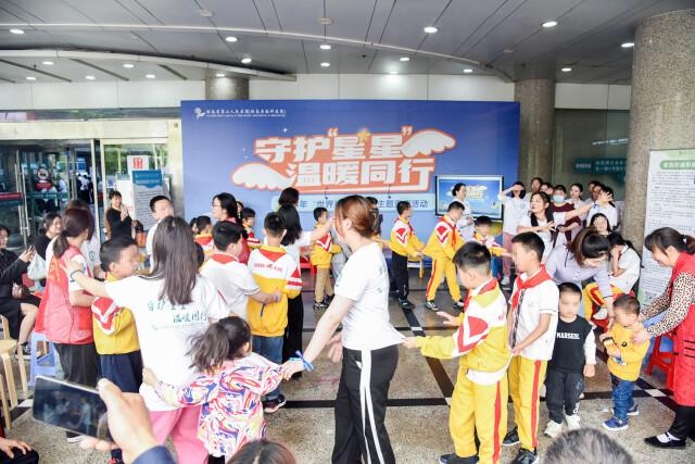 涓栫晫瀛ょ嫭鐥囨棩鍏泭鐩存挱,涓惧姙瀛ょ嫭鐥囨棩澶у瀷绯诲垪鍏泭娲诲姩