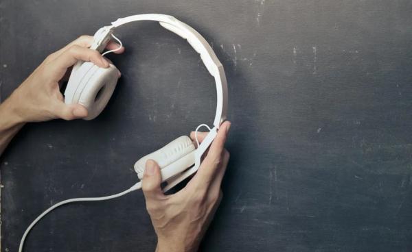 耳鸣人群庞大，到底是什么原因导致的？专家：别拖成“世界难题”